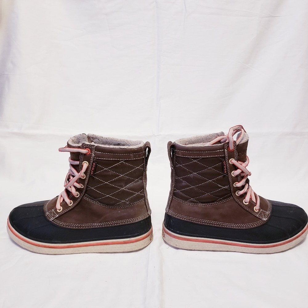 CROCS ALLCAST LEATHER DUCK BOOT 8